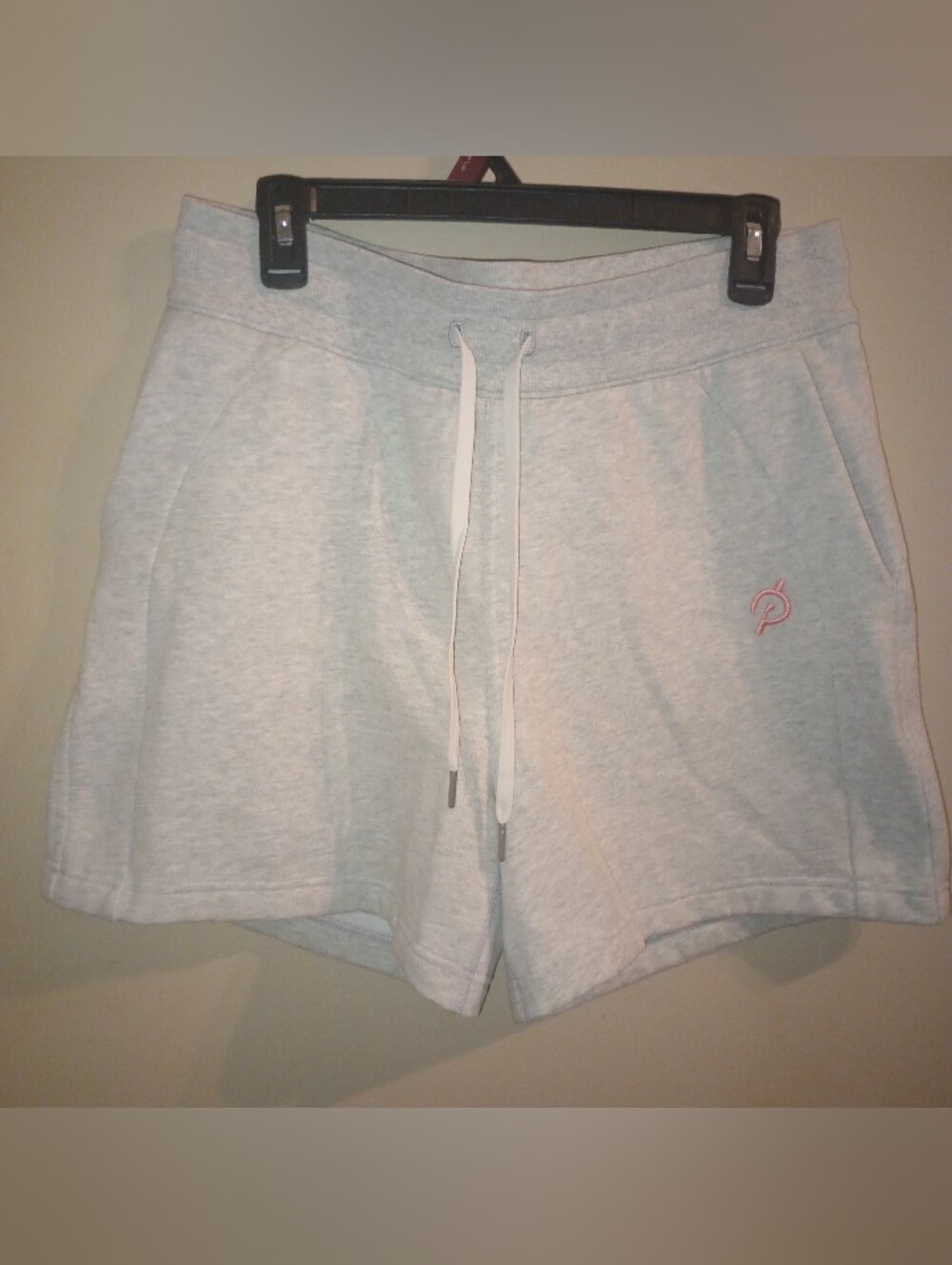 EUC Lululemon Scuba high rise 5" Size 10
